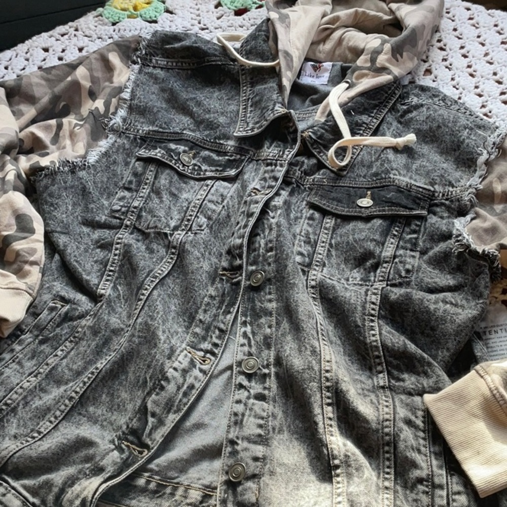 NWT like love jean camo jacket